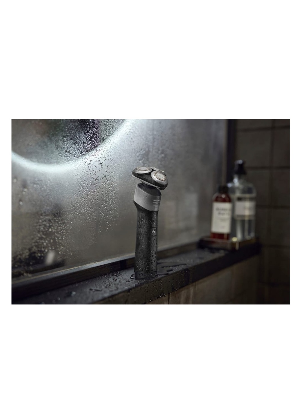 Philips Norelco Shaver 5000X in Black and Silver - Picture 6 of 7